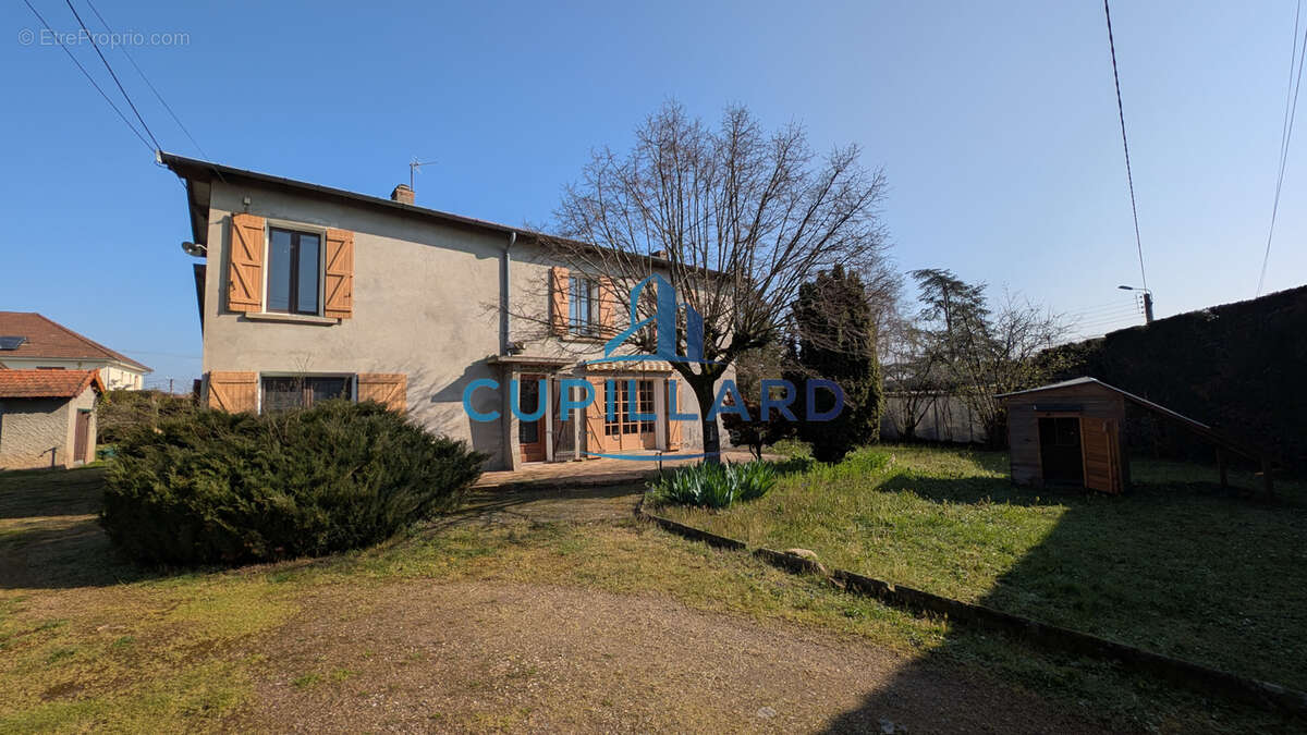 Maison à RIORGES