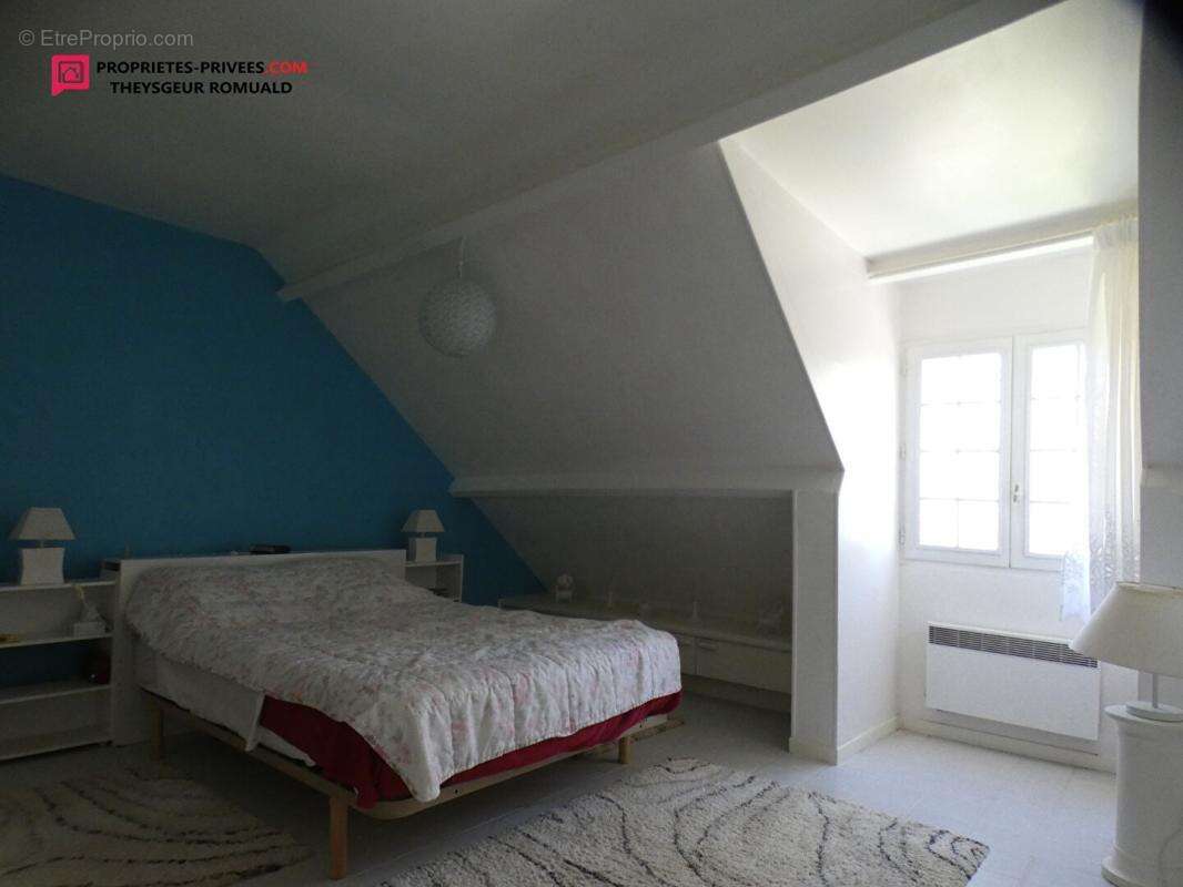 Maison à LA SELLE-SUR-LE-BIED