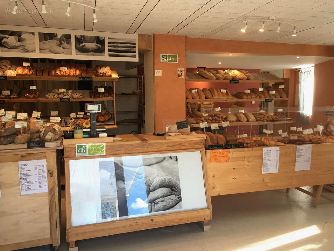 Commerce à CORNILLON-SUR-L&#039;OULE