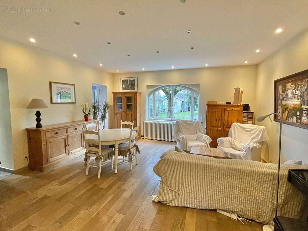 Maison à BOURGOIN-JALLIEU