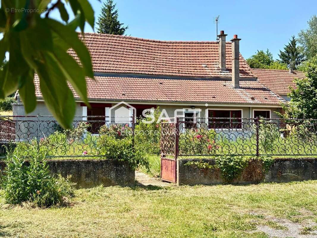 Maison 81 m² à Saint-Gilles  - photo 2