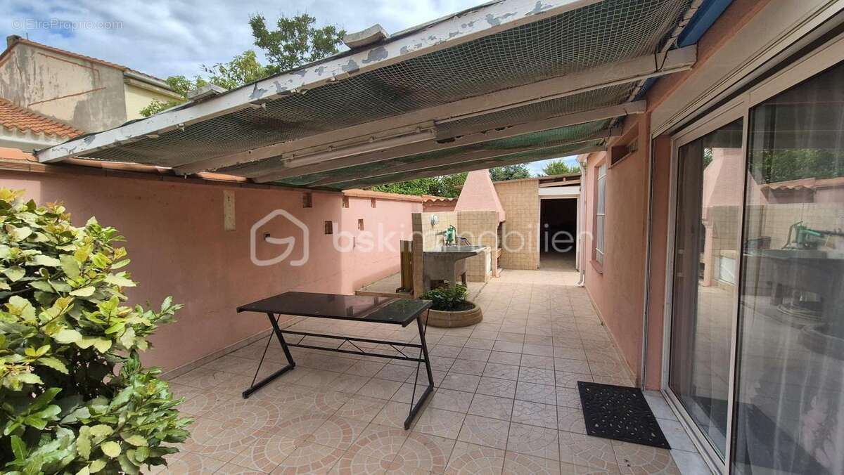 A vendre maison trois faces de 111m² sur terrain de 400m² dont 200m² constructible a saint laurent de la salanque - trois chambr - photo 23