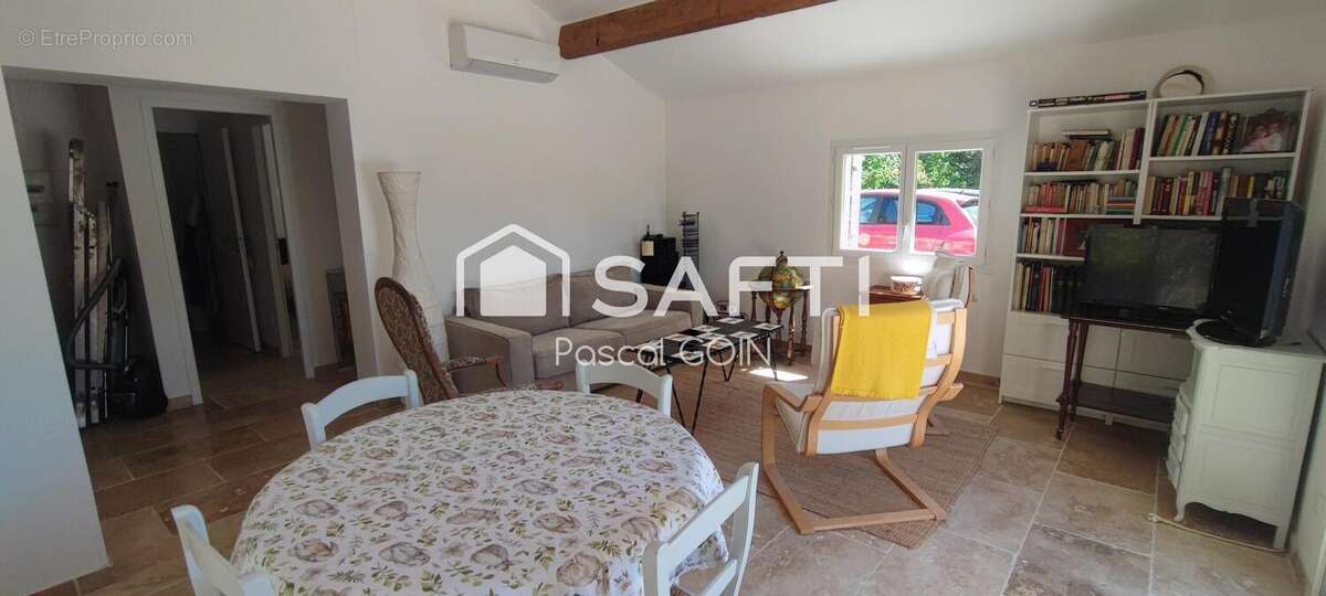 Photo 5 - Maison à SAINT-JEAN-DE-MARUEJOLS-ET-AVEJAN