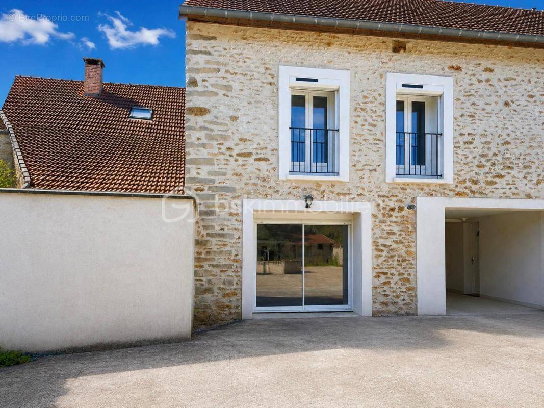Maison à CHEPTAINVILLE