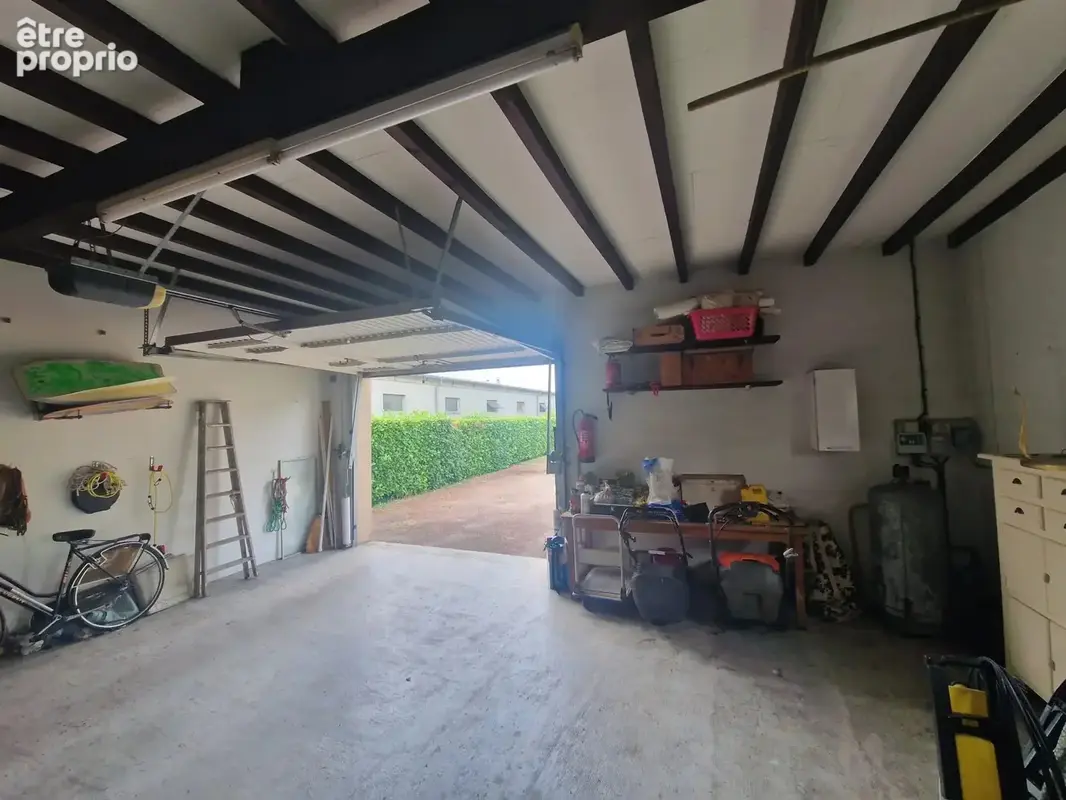 Villa Familiale avec appartement, grand garage et terrain plat - photo 25