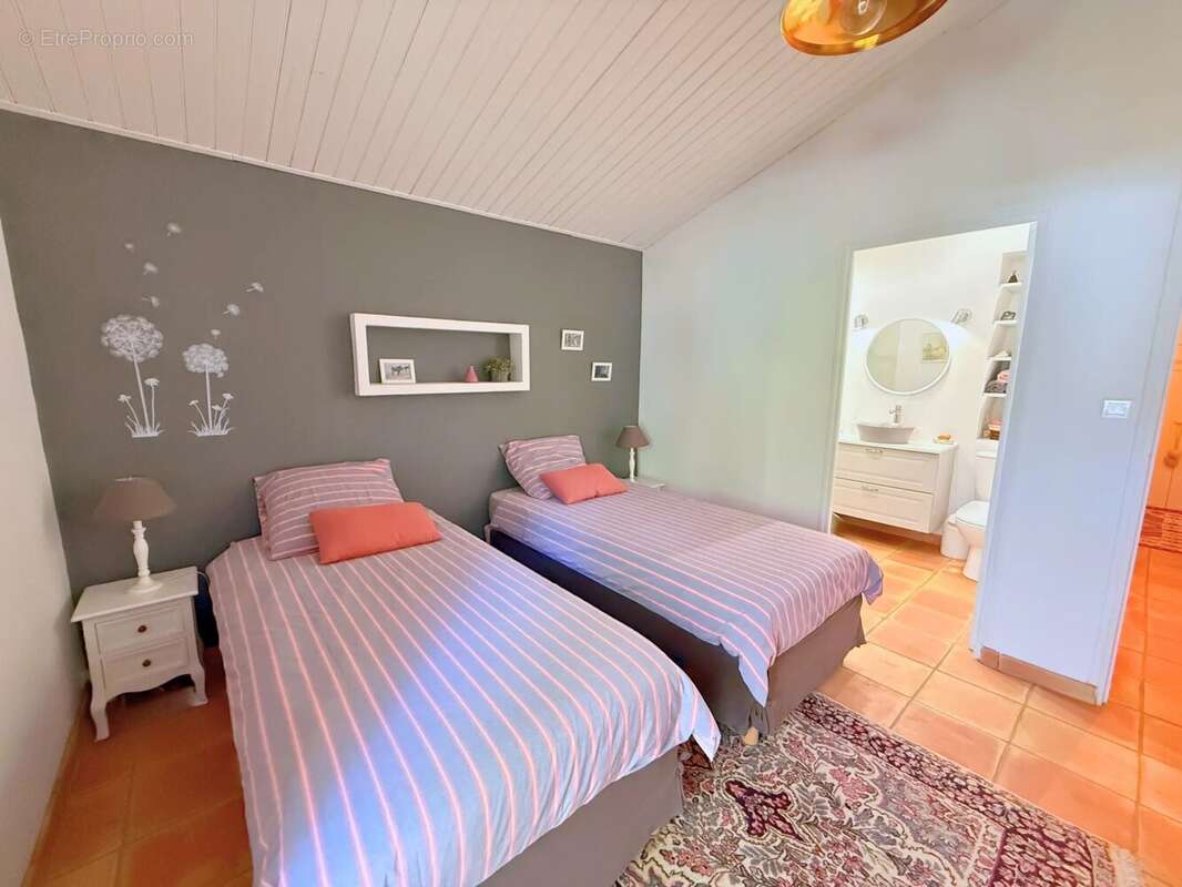 Maison à LE THOLONET