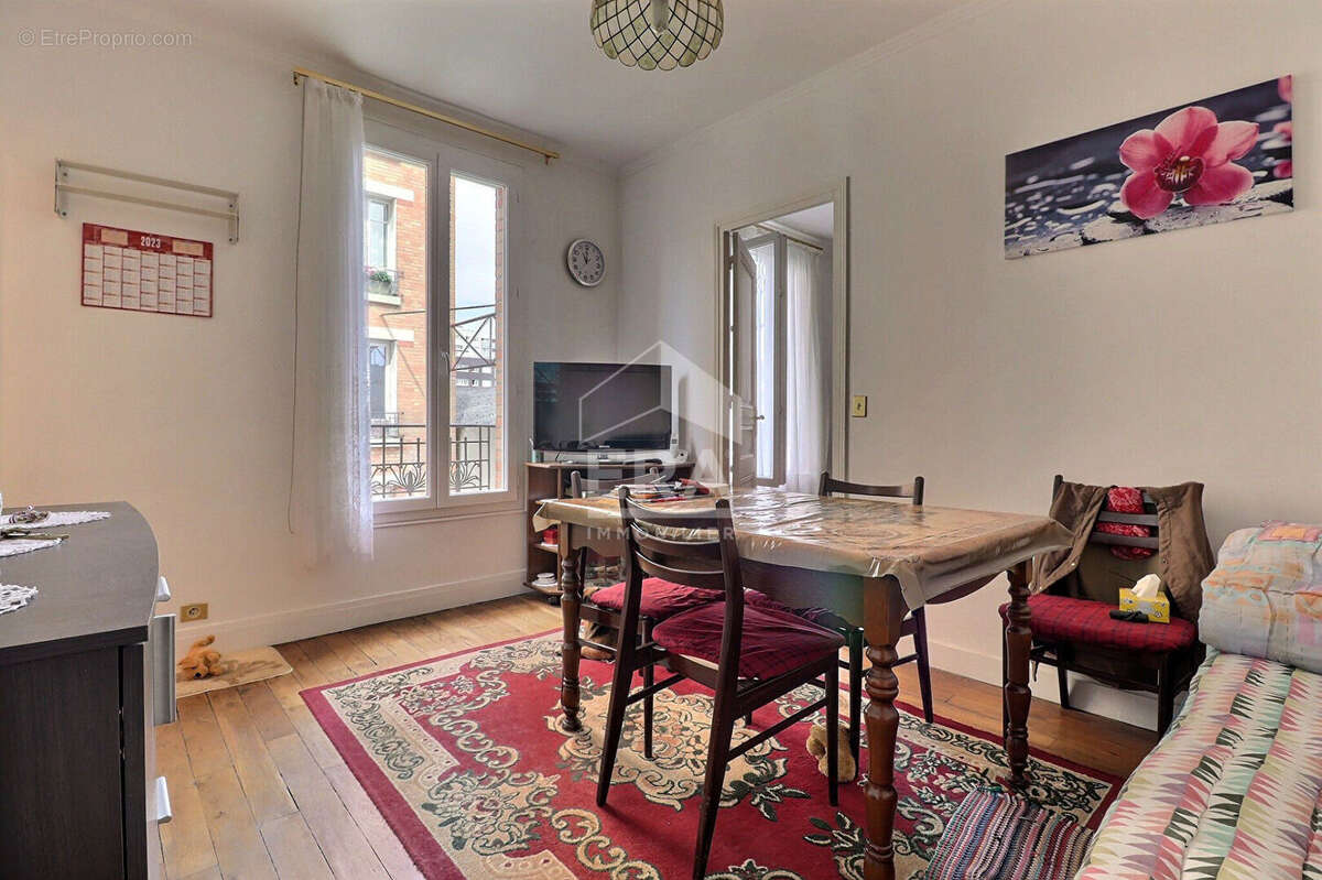 Appartement à LA GARENNE-COLOMBES