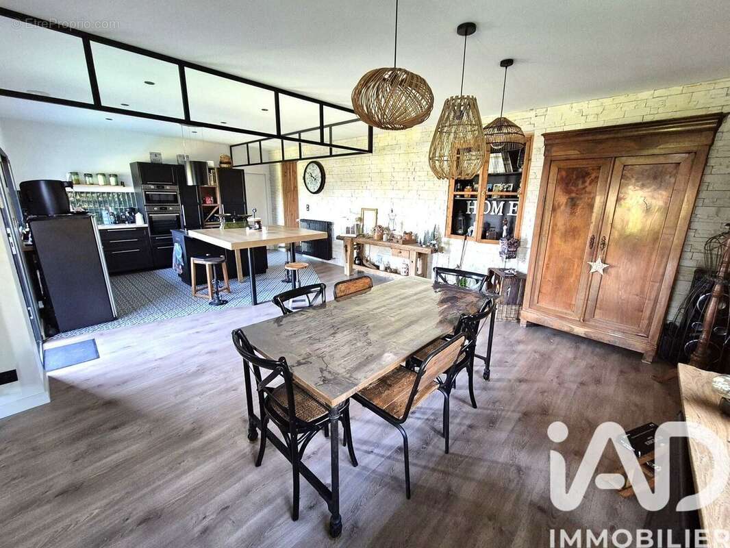 Maison 131 m² à Chalandray  - photo 5