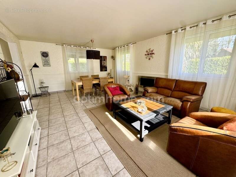 Maison à vendre - Courbépine (27300) - 4 Chambres, Grand séjour, Belle véranda, Dépendance, Jardin clos - photo 7