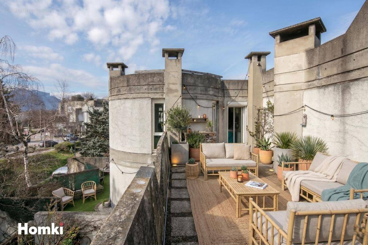 Appartement à SAINT-MARTIN-D'HERES