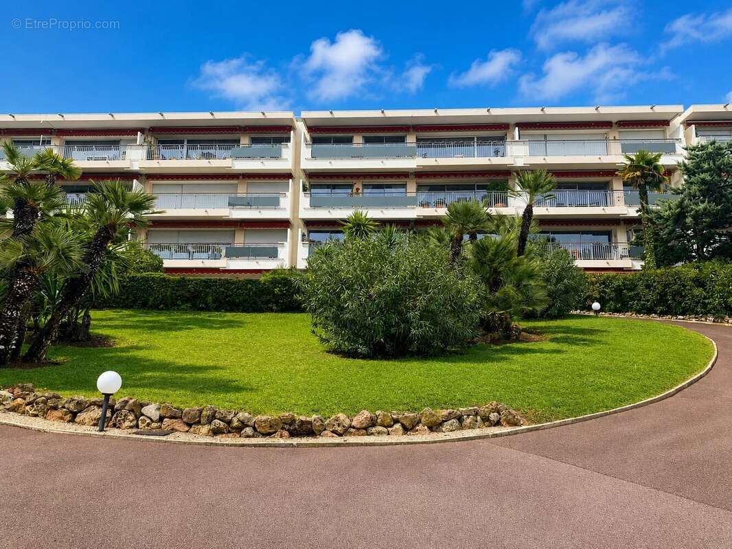 Cannes Tassigny - appartement 4p 110 m2 - dernier étage - piscine - photo 3