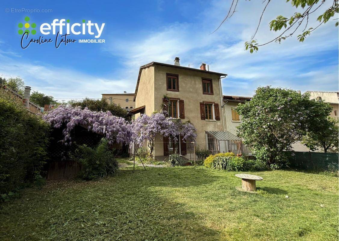 Maison à SAIL-SOUS-COUZAN