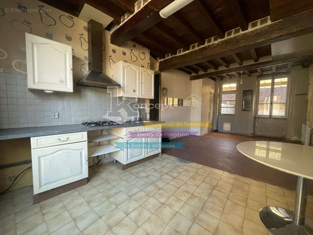 n°9 - Maison à CIRES-LES-MELLO