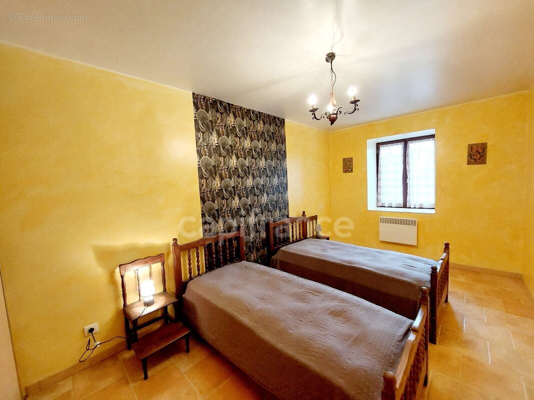 A vendre. Ensemble de 250m² à Tursac (24) avec maison d'habitation, gîte, piscine lagon sur près de 1,5 hectares de terrain en p - photo 18