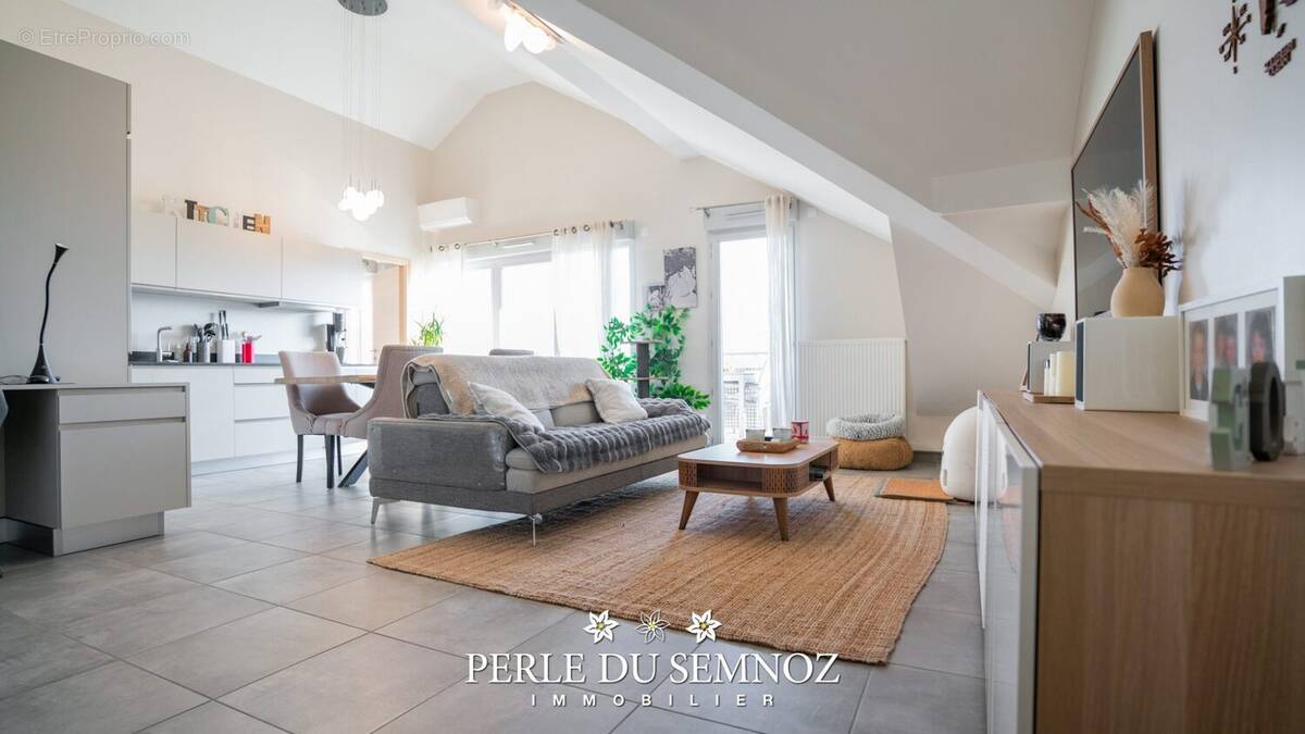 Appartement à POISY