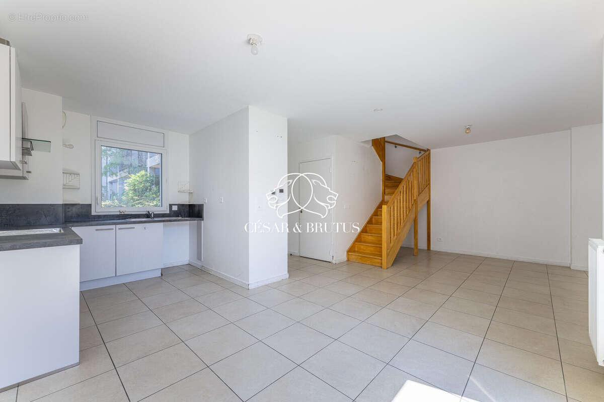 Appartement 78 m² à Villeurbanne  - photo 4