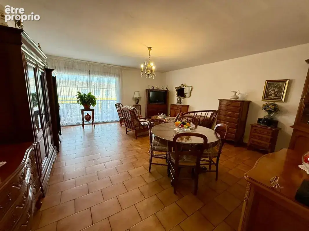 Appartement T3 de 77 m² vendu occupé avec terrasse parking et cave résidence avec ascenseur quartier Iéna Carcassonne - photo 5