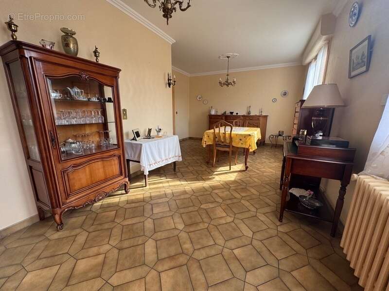 Maison à SAINT-CYR-SUR-LOIRE