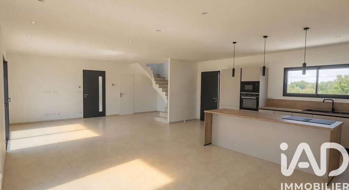 Maison 135 m² à Saint-Pierre-De-Vassols  - photo 6