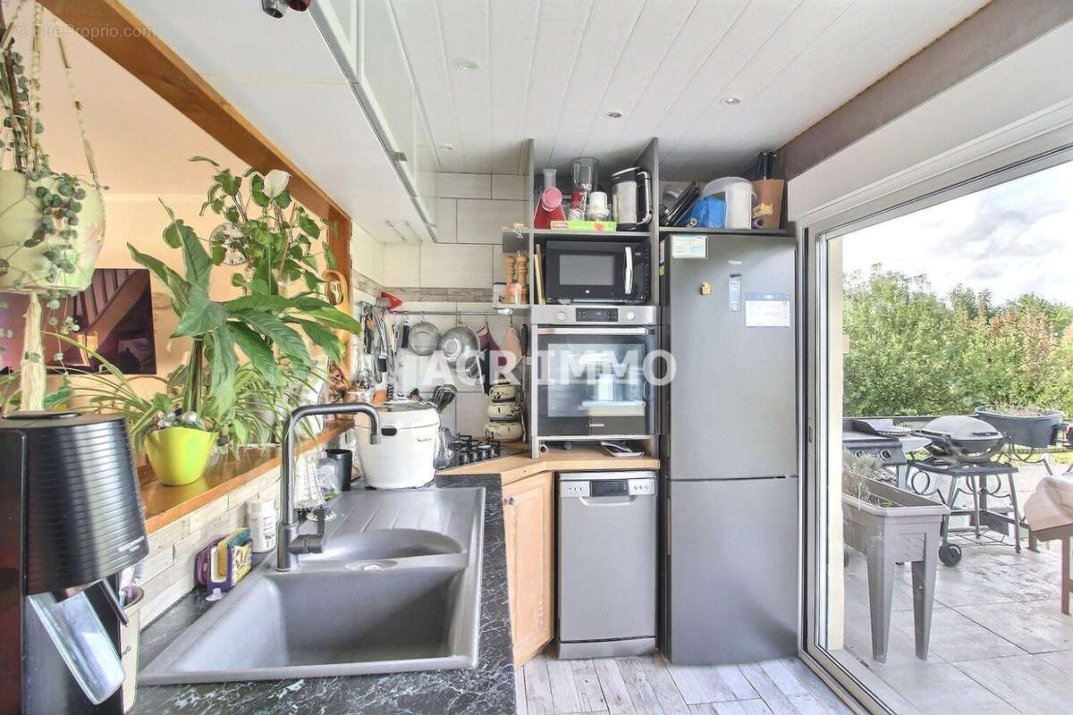 Maison à MAURECOURT