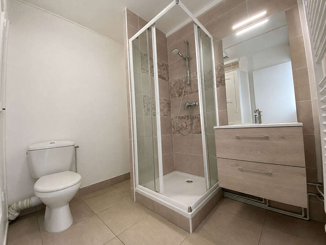 Appartement f1 avec balcon entre secteur jouvenet et gare de rouen - photo 4