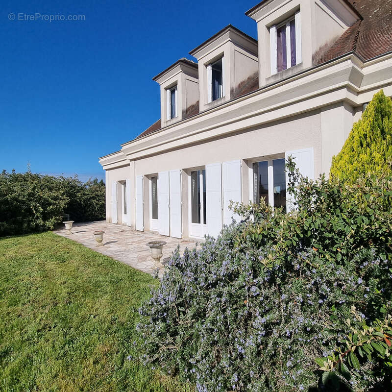 Maison à MONTGIVRAY