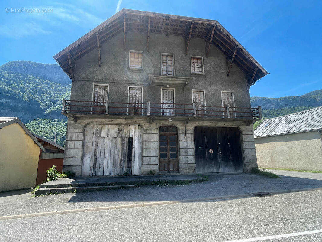 Maison à ALLEVES