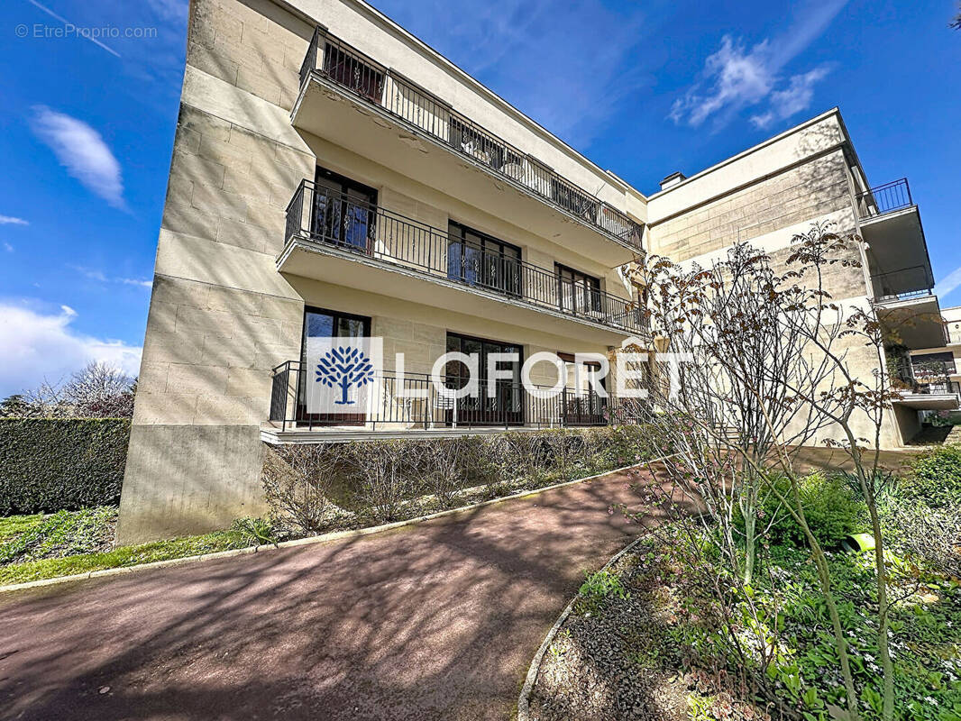 Appartement à SAINT-NOM-LA-BRETECHE