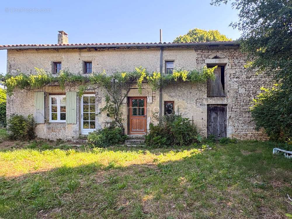 Maison à VILLEFAGNAN