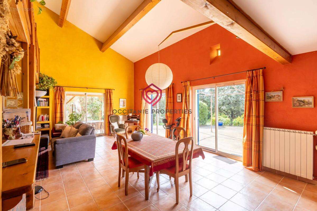 Maison à OUVEILLAN