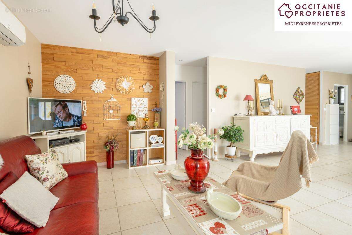 Maison à BOUILHONNAC