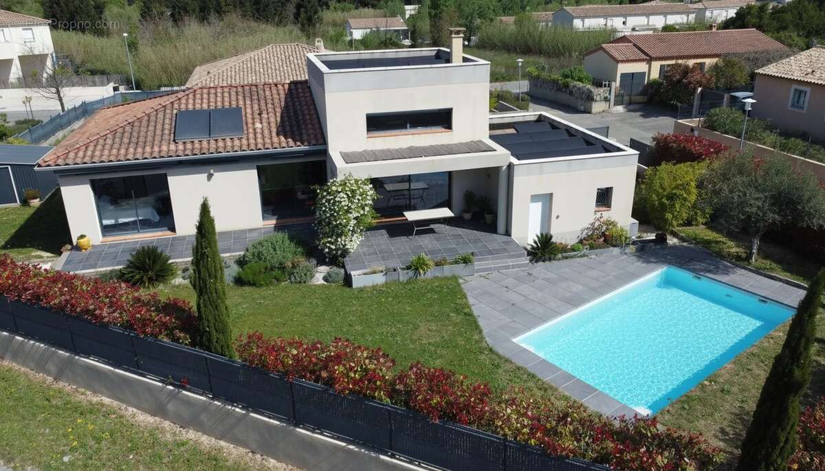 Maison à SAINT-LAURENT-DES-ARBRES