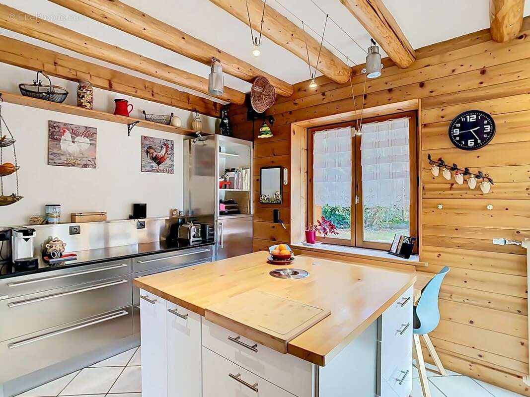 chalet rénové avec vue panoramique, mazot, sauna et fort potentiel – Glières-Val-de-Borne (74) - photo 6