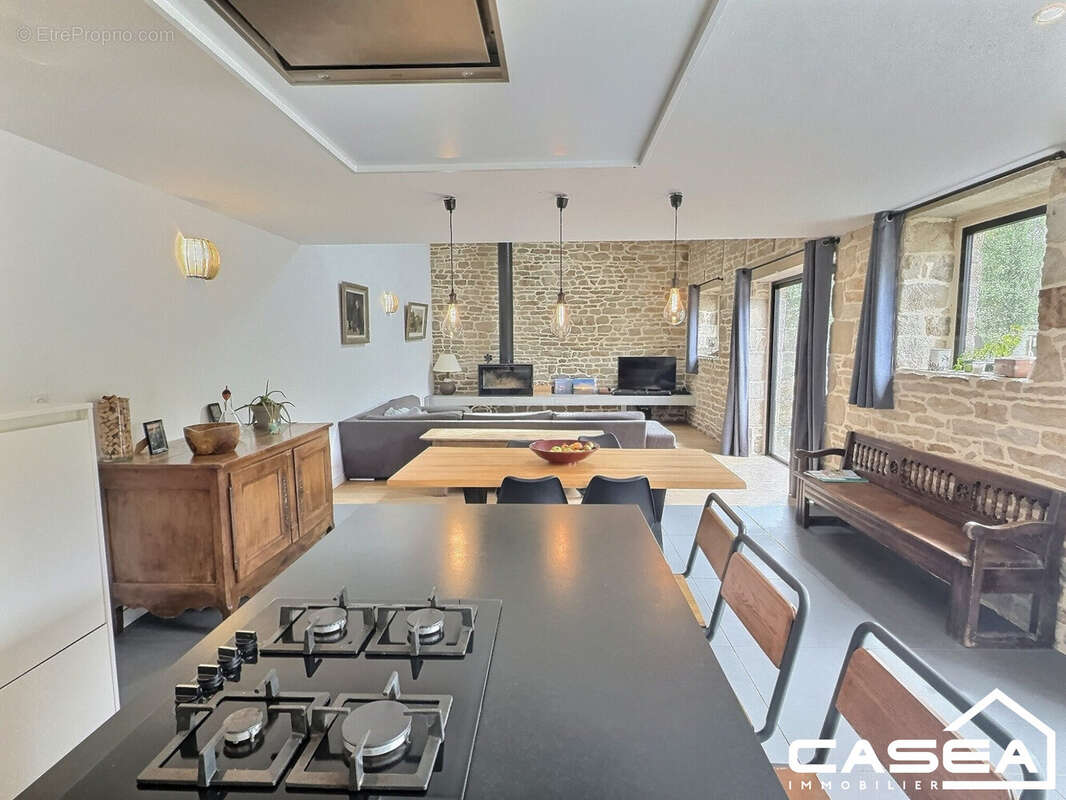 Maison à PLONEOUR-LANVERN