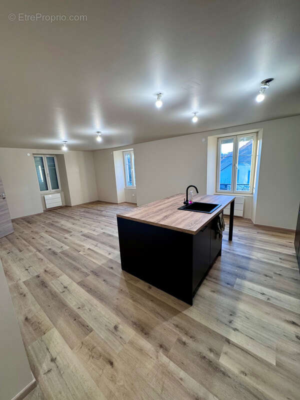 Appartement à CHALONVILLARS