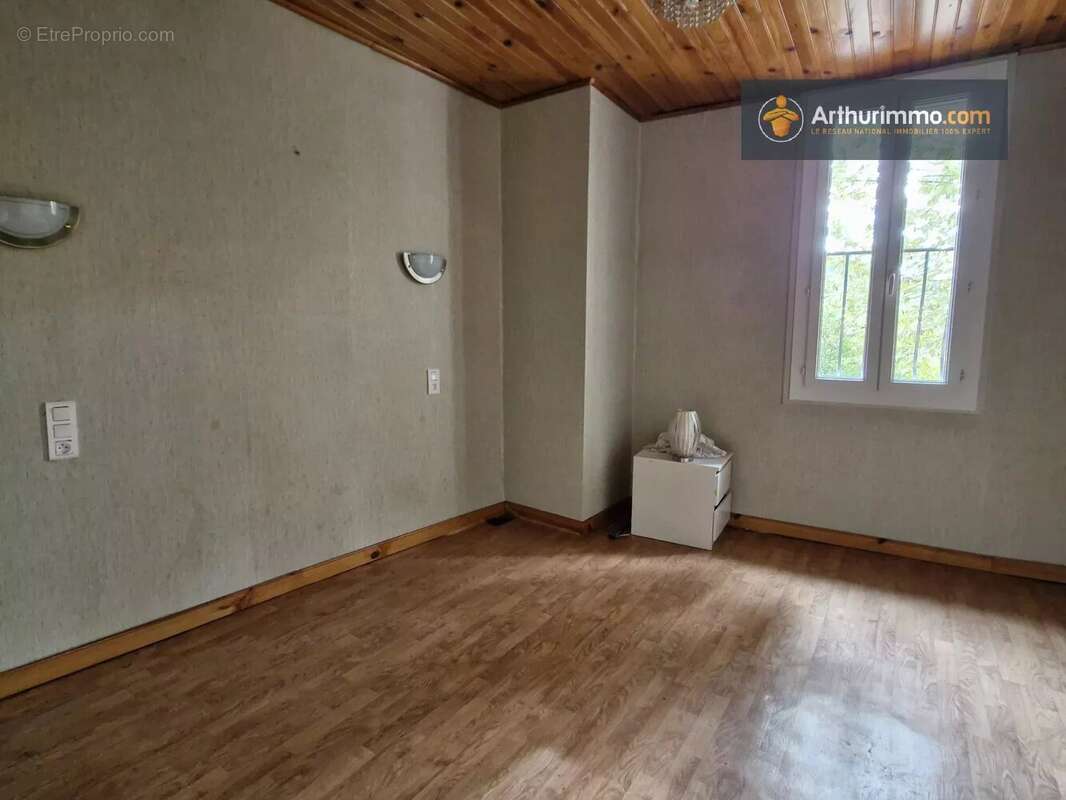 Maison à LA BASTIDE-SUR-L&#039;HERS