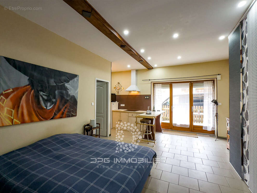Maison de caractère de 1815 de 308 m2 avec Studio indépendant - photo 7