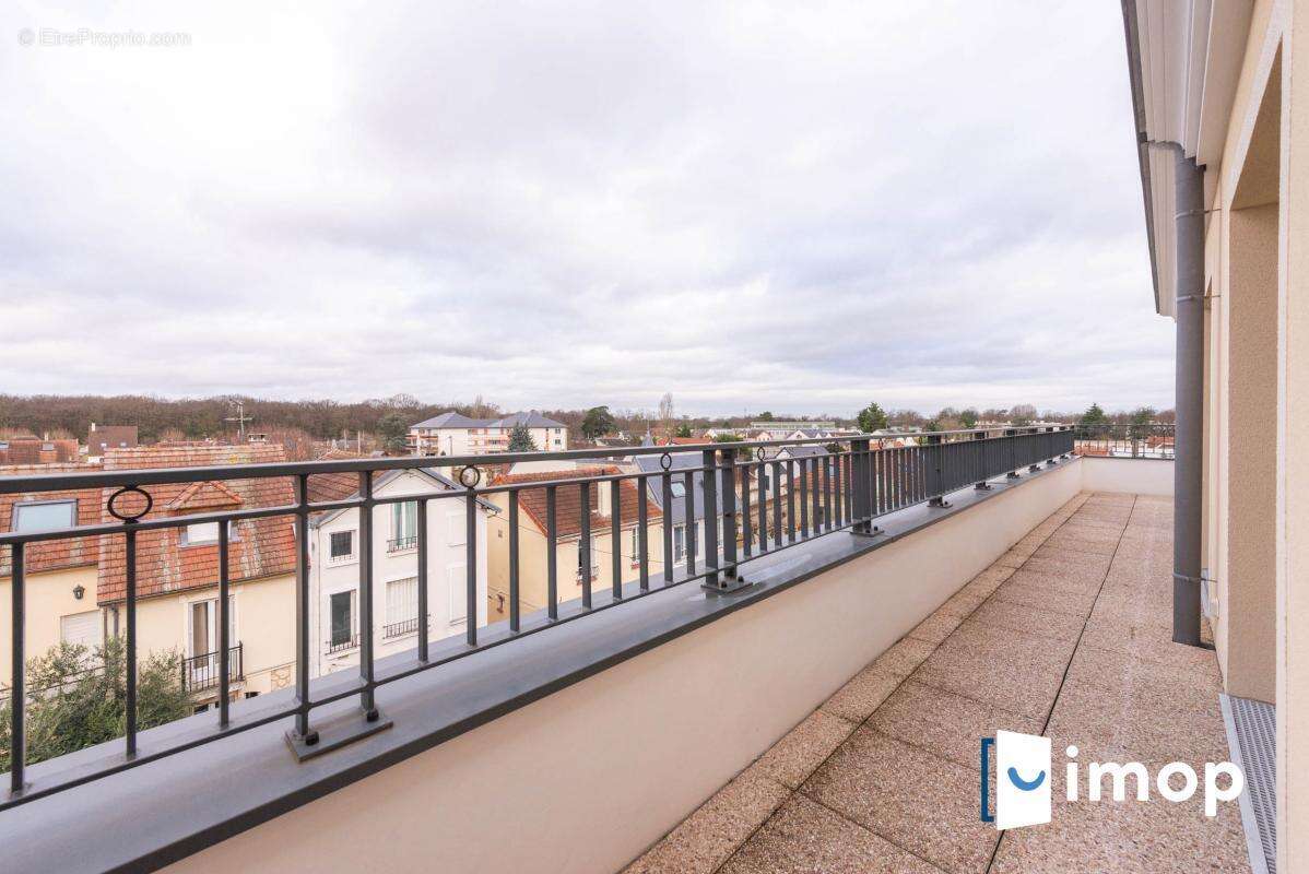 6 pièces avec terrasse et parkings - photo 12