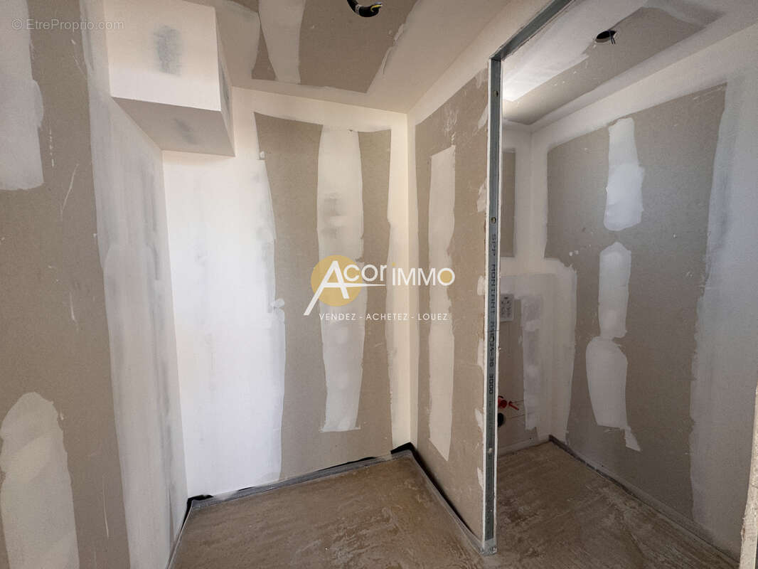 Six Fours les Plages Villa neuve T5  130 m 2  hab avec garage et piscine - photo 8