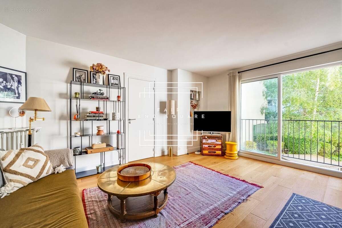Appartement à PARIS-17E