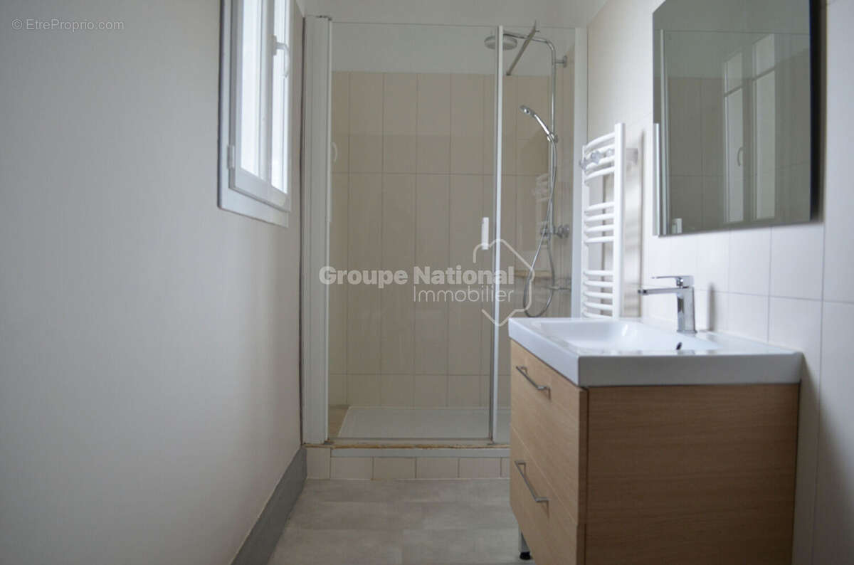SARRIANS Villa avec piscine sur 1106 m² de terrain - photo 15
