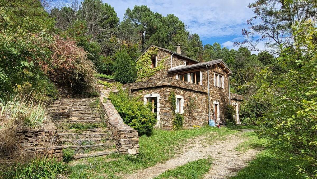 Maison à SAINT-MELANY