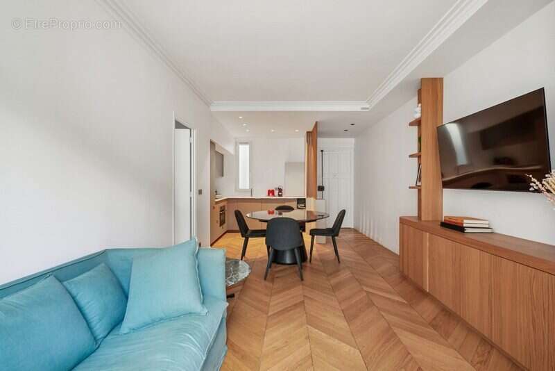 Appartement à PARIS-8E