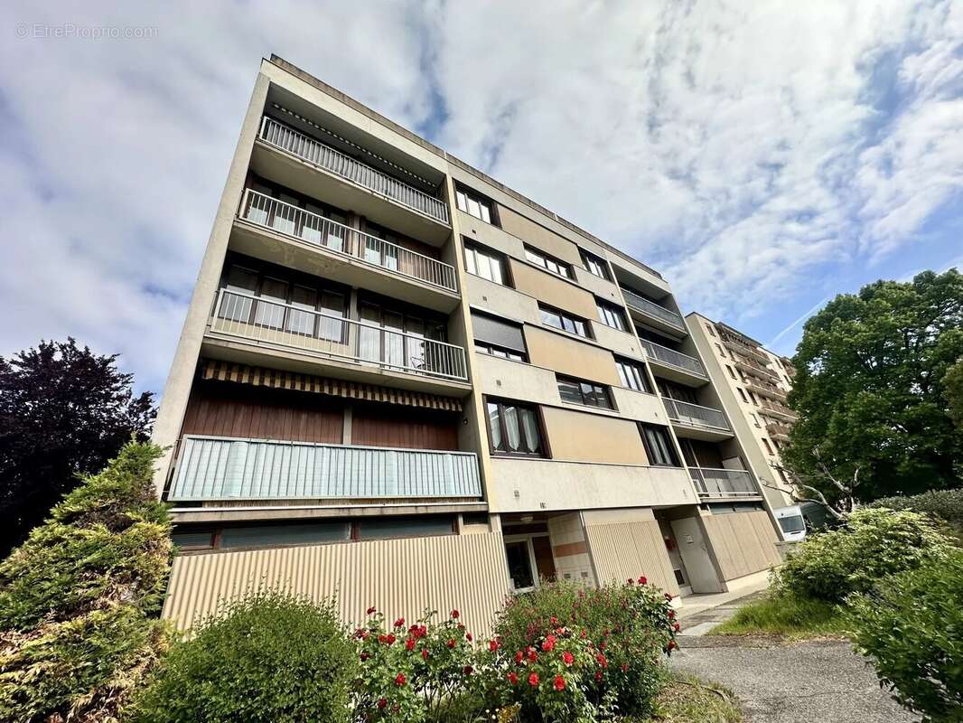 Appartement à FONTAINE