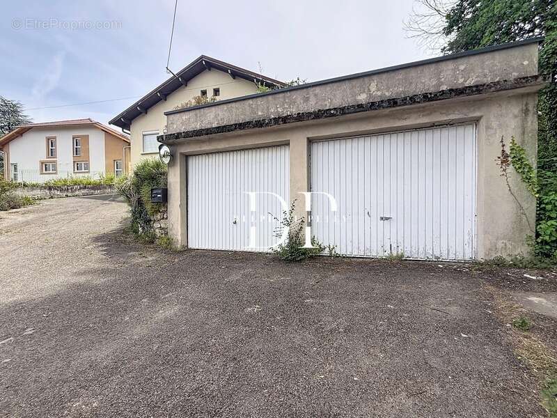 Maison à VETRAZ-MONTHOUX