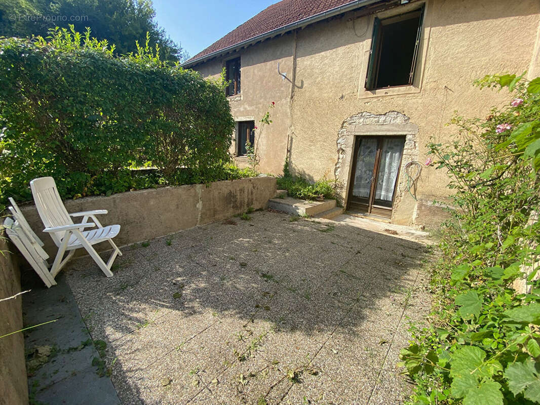 Maison à ETUZ