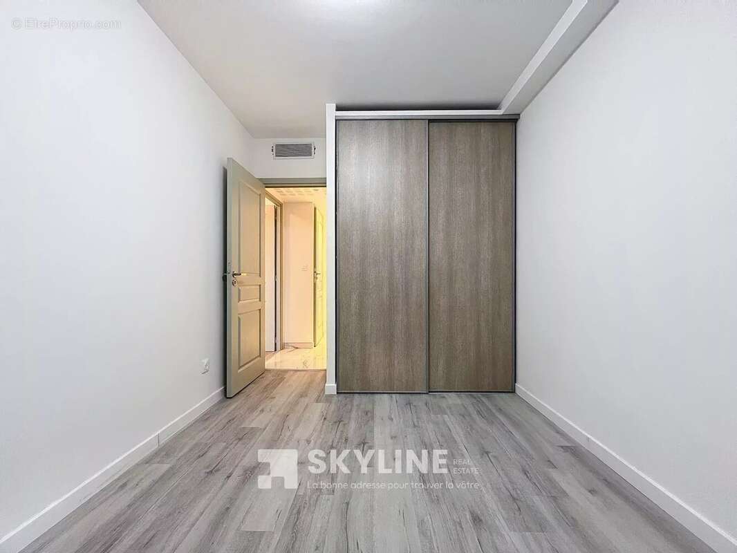 Appartement à MARSEILLE-1E