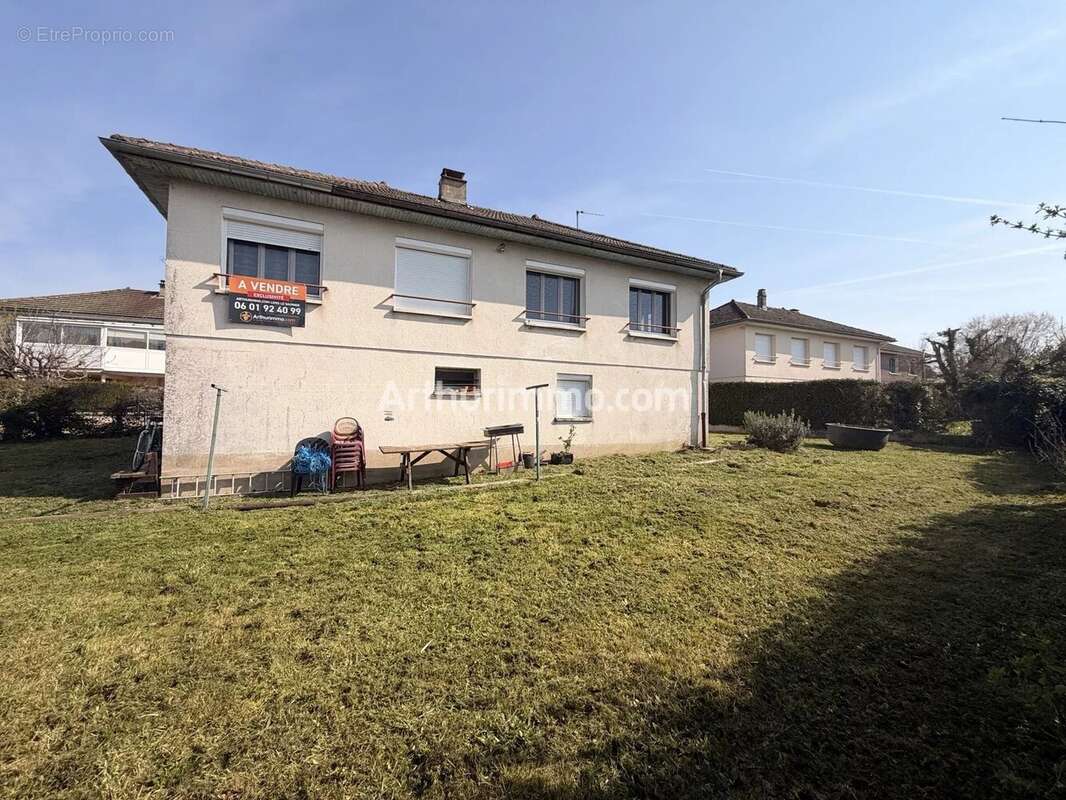Maison à MONTMOROT