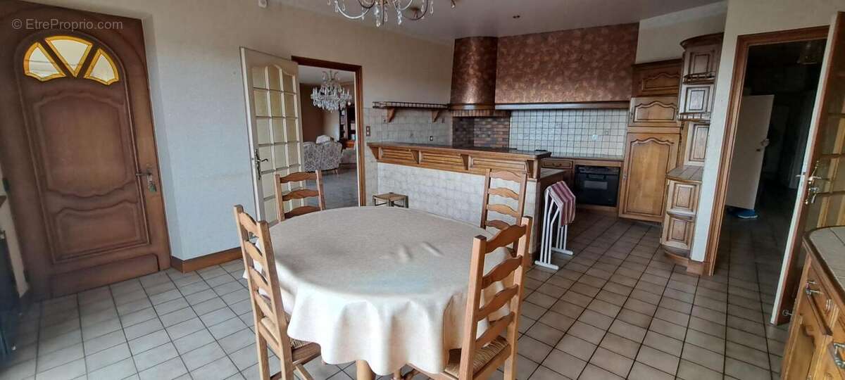 Maison à OBJAT