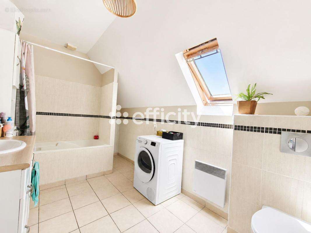 Maison 120 m² à La Chapelle-En-Serval  - photo 13